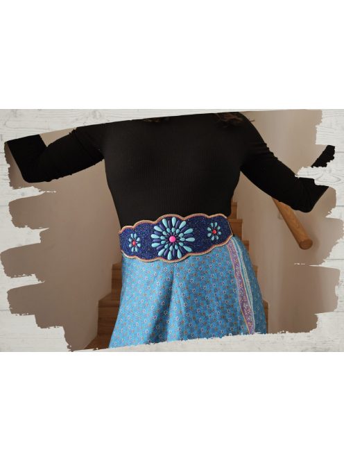 Kék-türkiz virágos